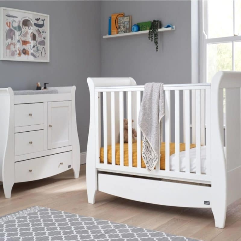 Tutti Bambini Katie 2 Piece Nursery Room Set/Mattress/Accessories - White